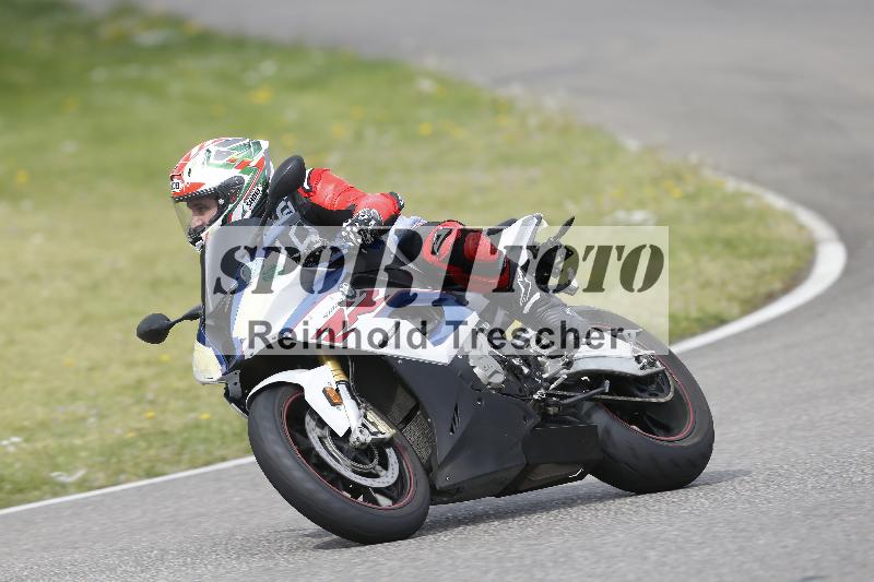 /09 19.04.2026  Caremotion get faster ADR/Gruppe gruen/9